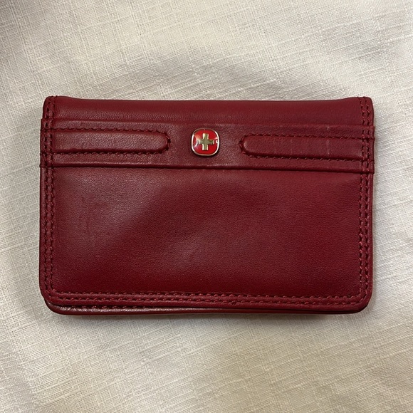 Wenger Red Leather Card Case Wallet Makers of the Genuine Swiss Army Knife - Picture 3 of 12